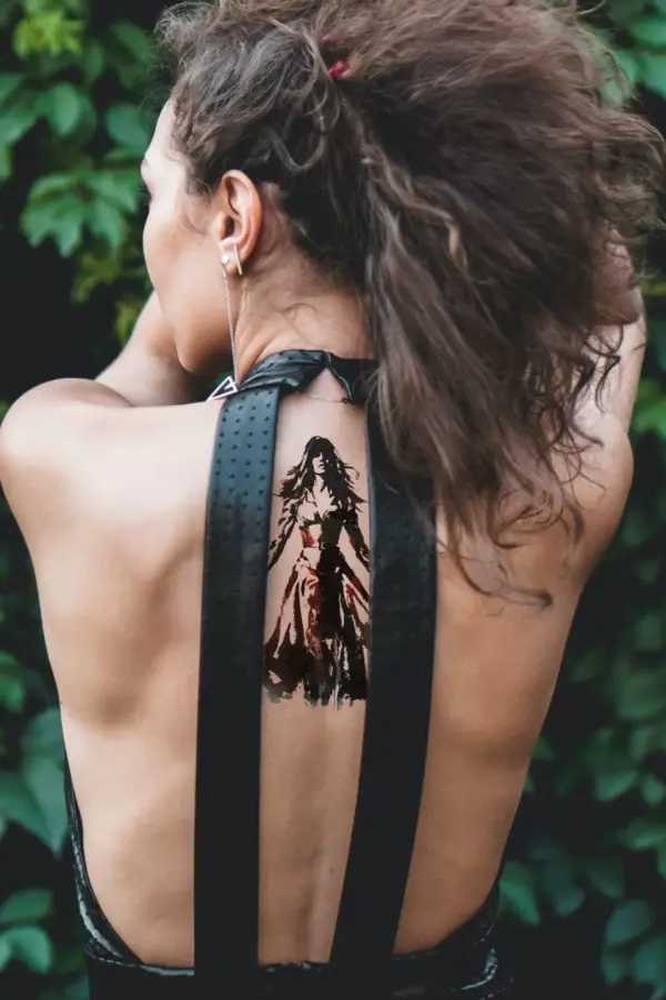 Geçici Kadın Modelli Dövme Tattoo