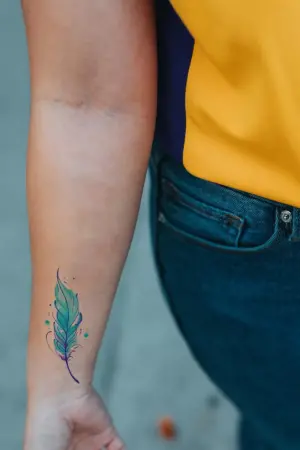 Renkli Tüy Desen Geçici Dövme Tattoo